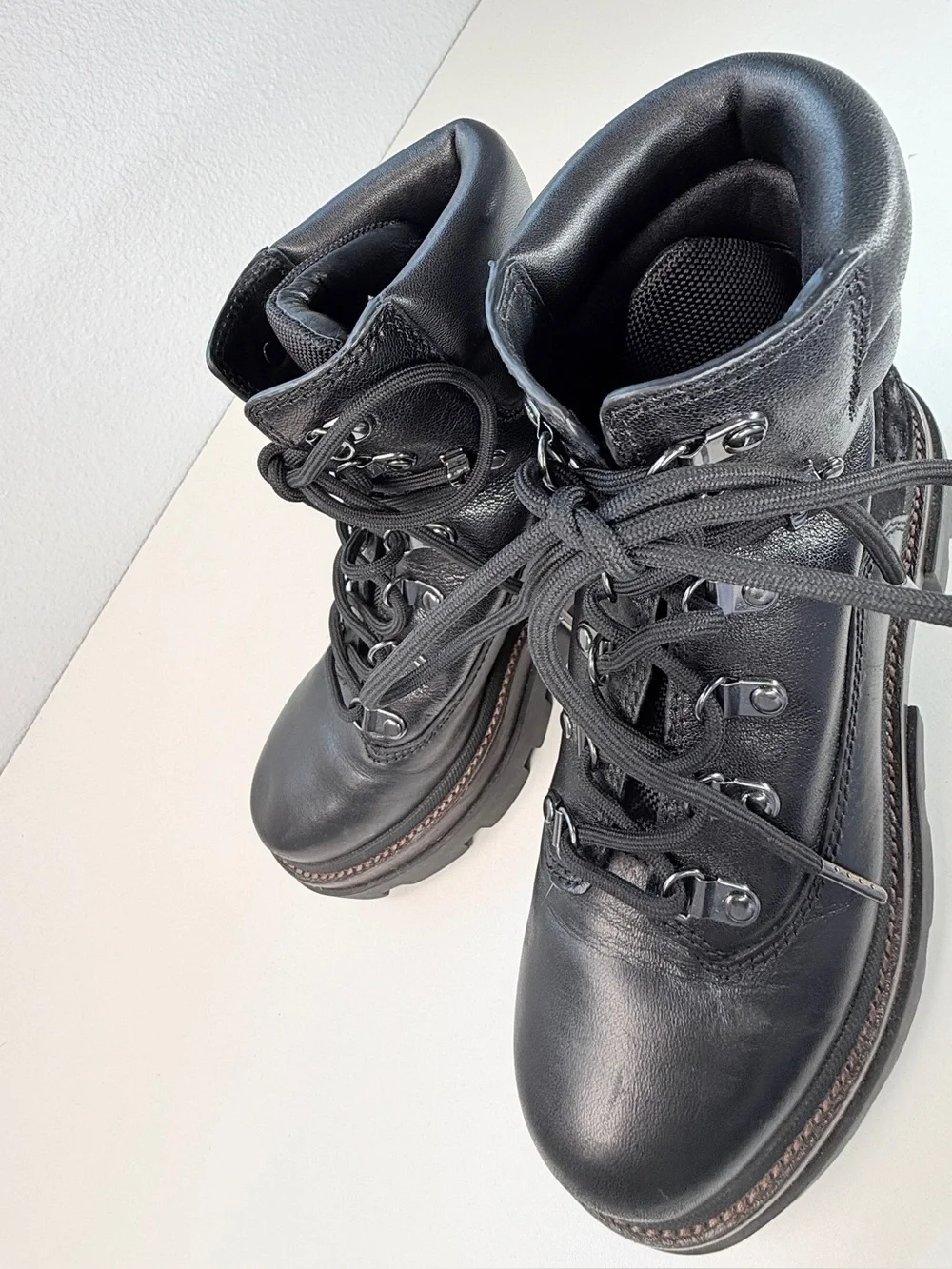 Tory Burch Miller Lug Hiker Boots Perfect Black Leather women size 6 m Moto